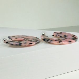 CLOSET REHAB Jewelry - Flat Semi-Hoops in Pink Leopard CLOSET REHAB Jewelry - Flat Semi-Hoops in Pink Leopard